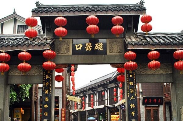 记者:曼联在一场闭门热身赛不敌英超排名第19的伯恩利