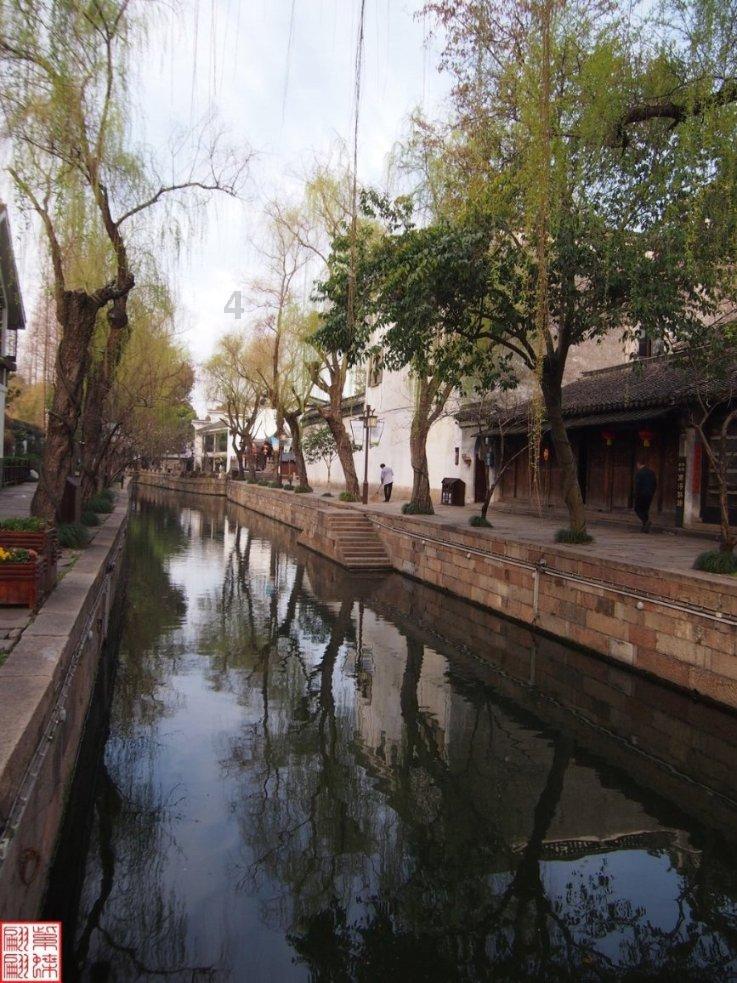职场升职靠才华更容易还是靠背景更容易？游戏画面